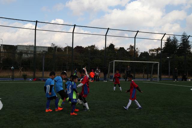 小萨三双詹姆斯18+13+9 国王常规赛横扫湖人